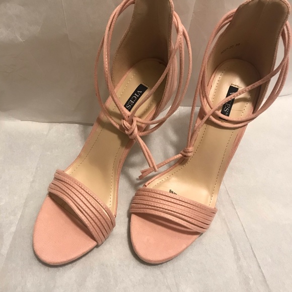 NIB VICES HEELS - Picture 6 of 8